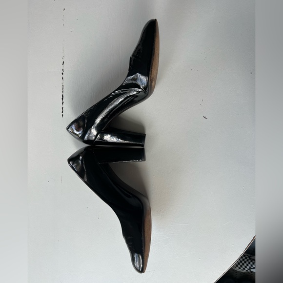 Stuart Weitzman Black Patent pumps size 8 - Picture 3 of 12